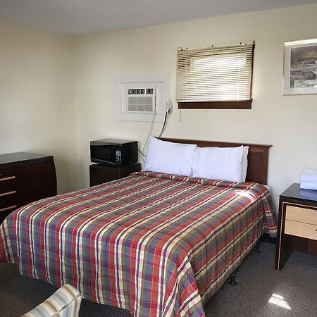 Highlander Inn Рътланд Стая снимка