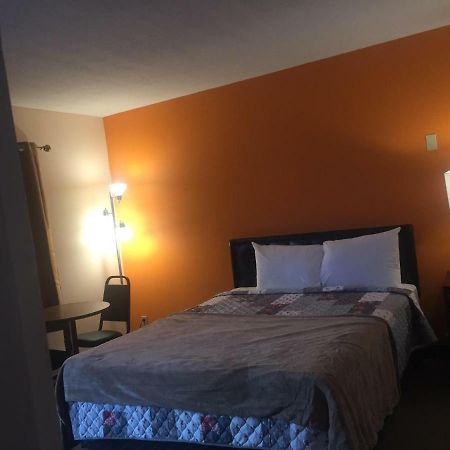 Highlander Inn Рътланд Екстериор снимка