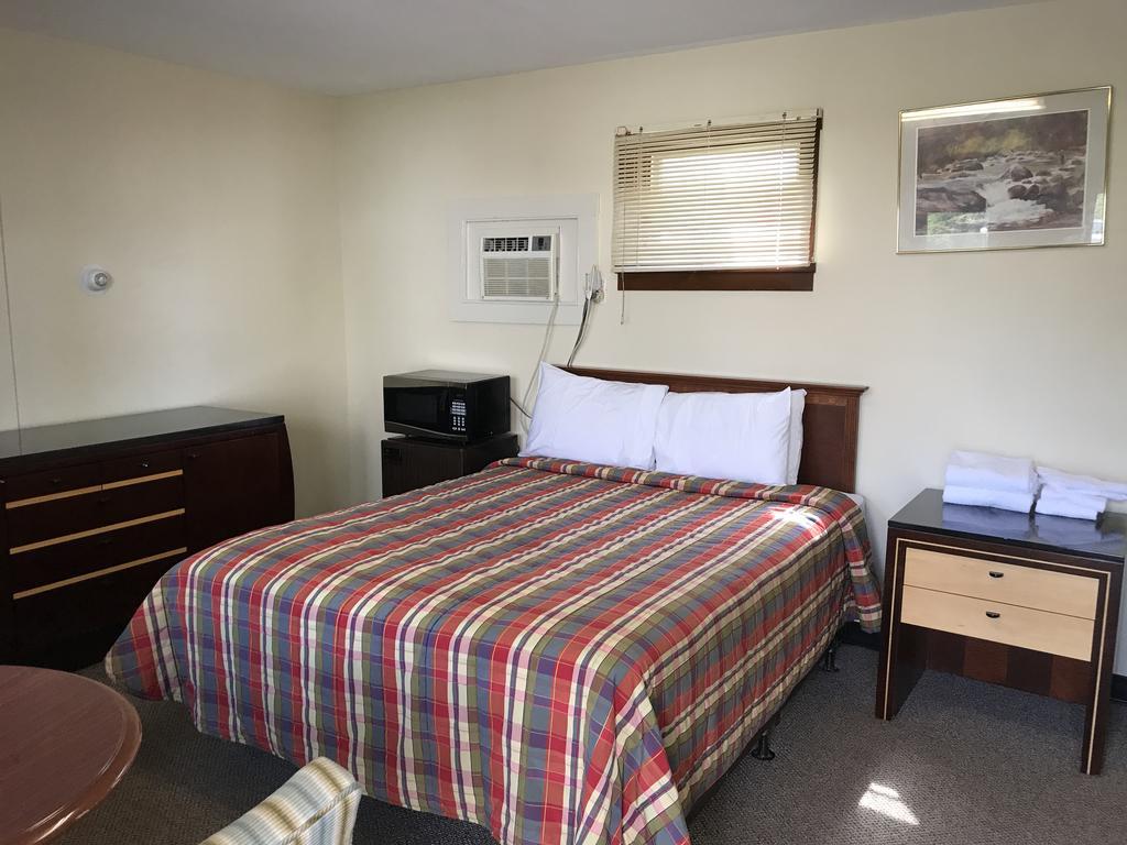 Highlander Inn Рътланд Стая снимка