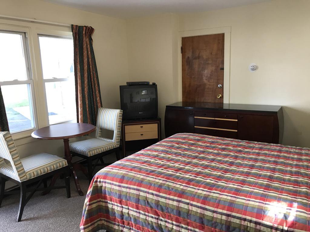 Highlander Inn Рътланд Стая снимка